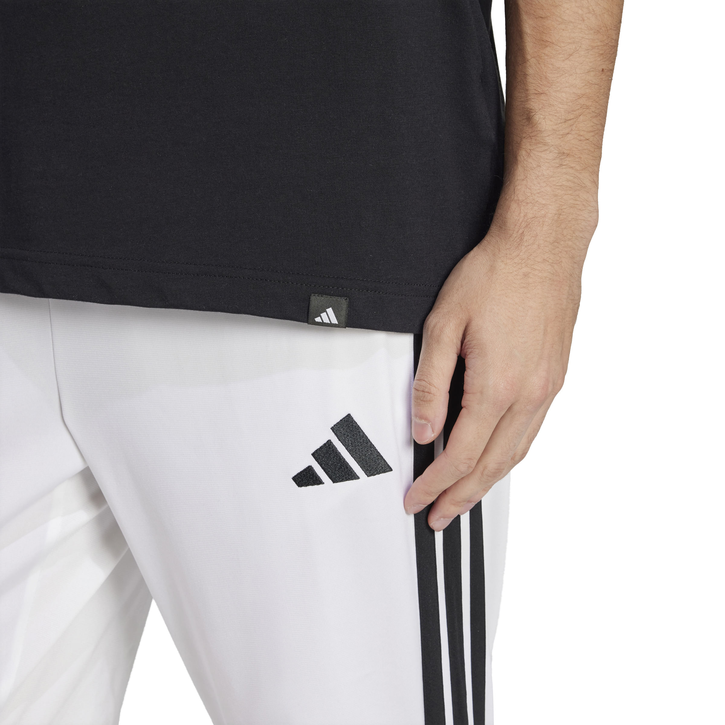 JJ3866_5_APPAREL_On Model_Detail View 1_white.jpg